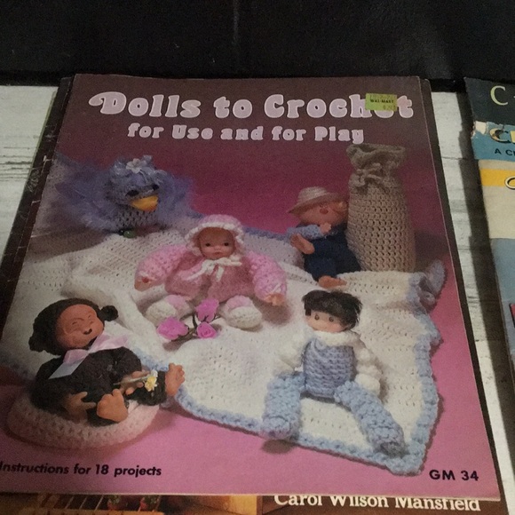Vintage crochet, cross stitch, needlepoint, and quilting booklets ‘70’s and 80’s - Picture 4 of 16